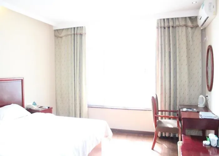 Greentree Inn Henan Kaifeng Gulou Square Express Hotel