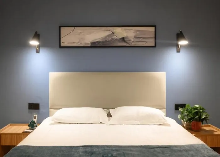 Greentree Inn Henan Kaifeng Gulou Square Express Hotel